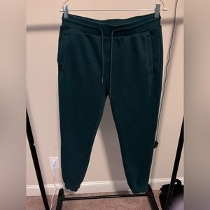 Forever21 Men.  Fleece Hoodie with zipper  and joggers. Size L Deep Green.